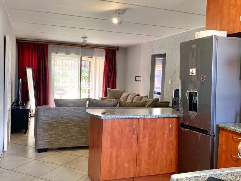 Apartment Rental Monthly In Sandton - Photo 4