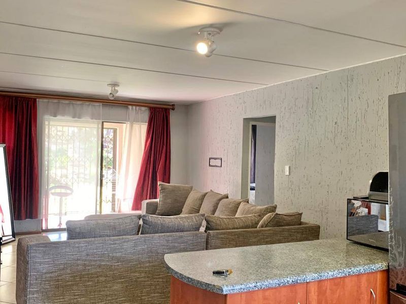 Apartment Rental Monthly In Sandton - Photo 5