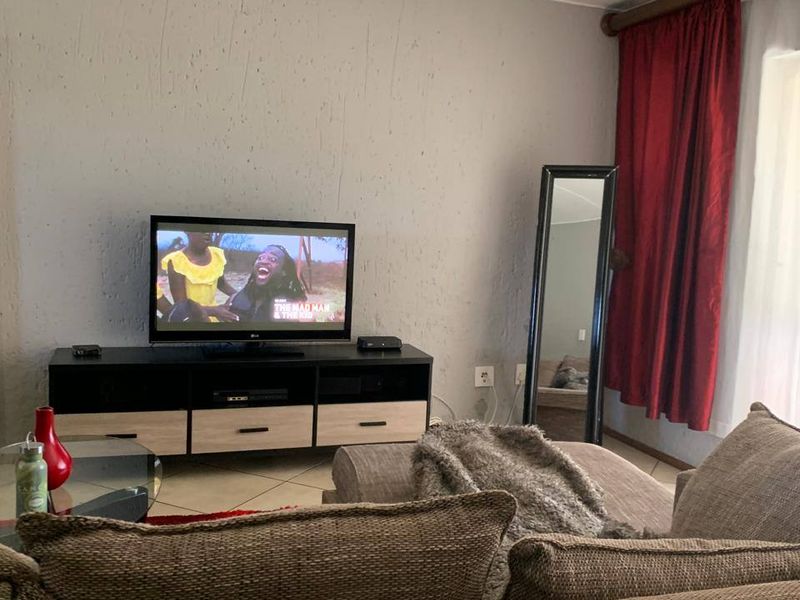 Apartment Rental Monthly In Sandton - Photo 8