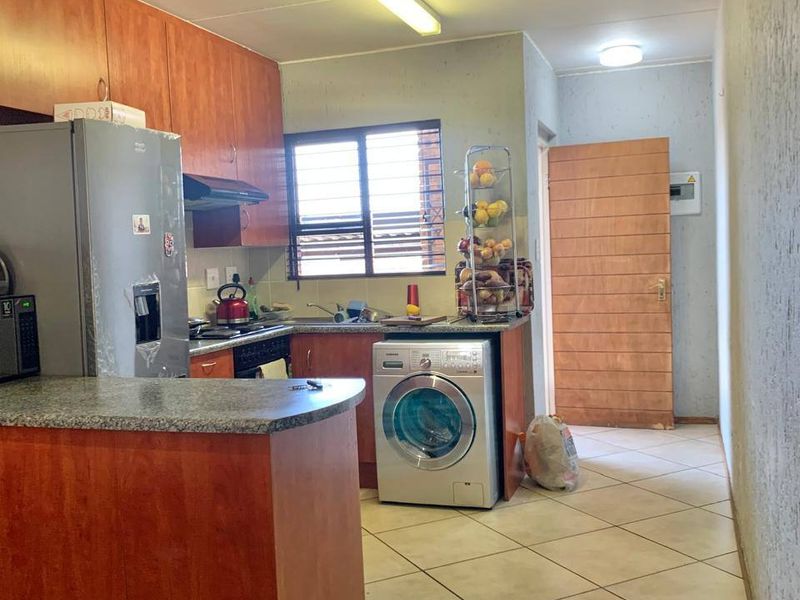 Apartment Rental Monthly In Sandton - Photo 1