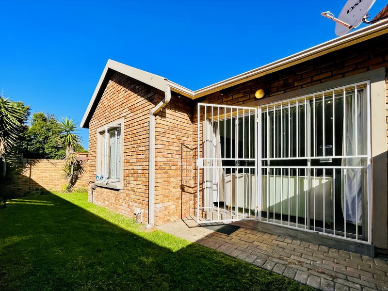 Townhouse For Sale In Centurion - Photo 4