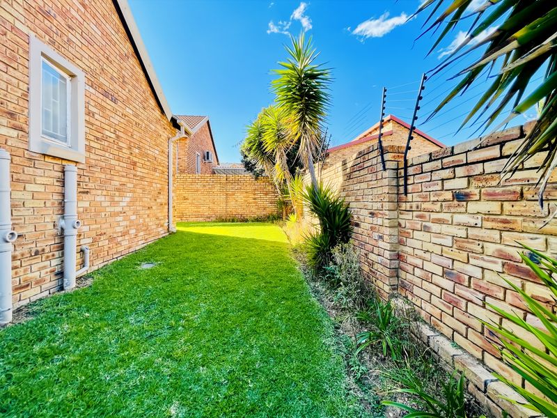 Townhouse For Sale In Centurion - Photo 9