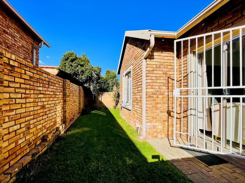Townhouse For Sale In Centurion - Photo 8