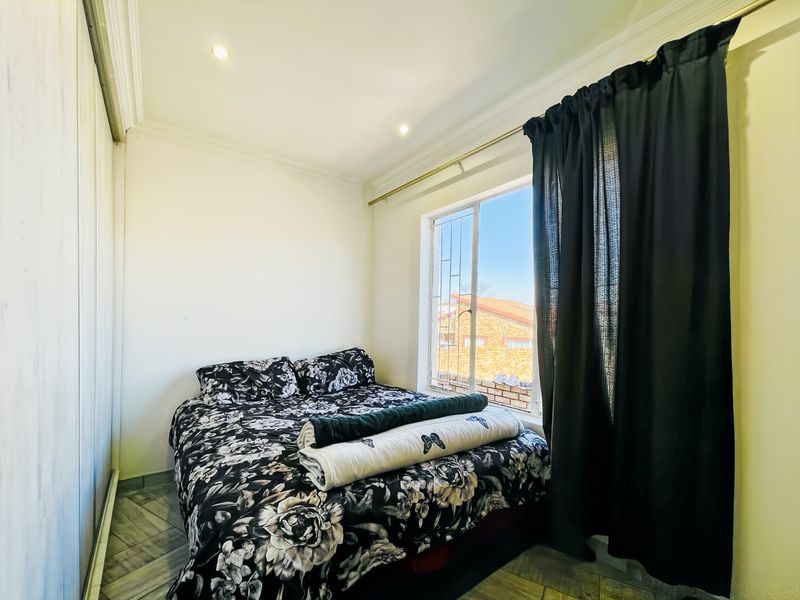 Townhouse For Sale In Centurion - Photo 7