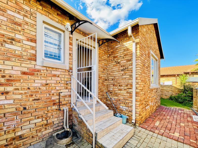 Townhouse For Sale In Centurion - Photo 5