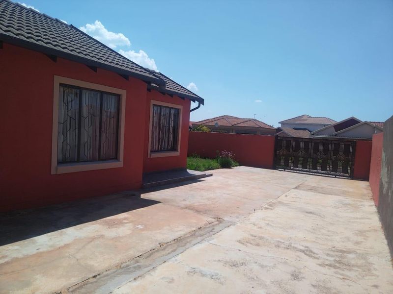 House For Sale In Boksburg - Photo 1