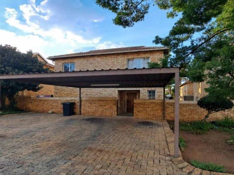 Townhouse For Sale In Centurion - Photo 2