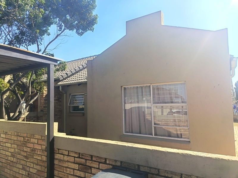 Townhouse For Sale In Centurion - Photo 2
