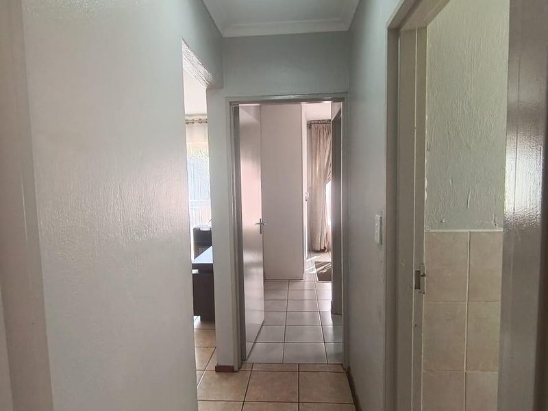 Townhouse For Sale In Centurion - Photo 10