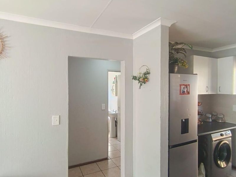 Townhouse For Sale In Centurion - Photo 9
