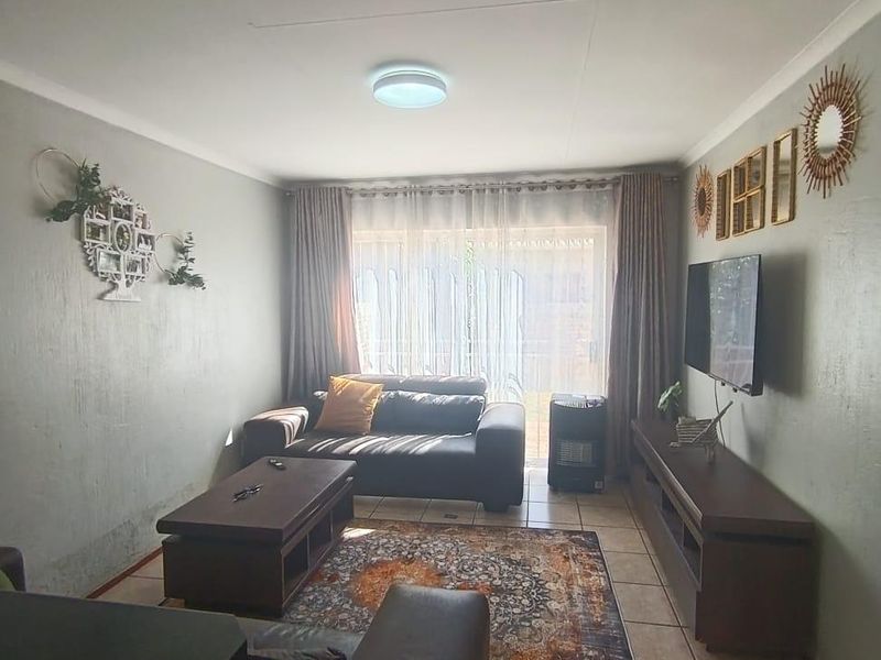 Townhouse For Sale In Centurion - Photo 8