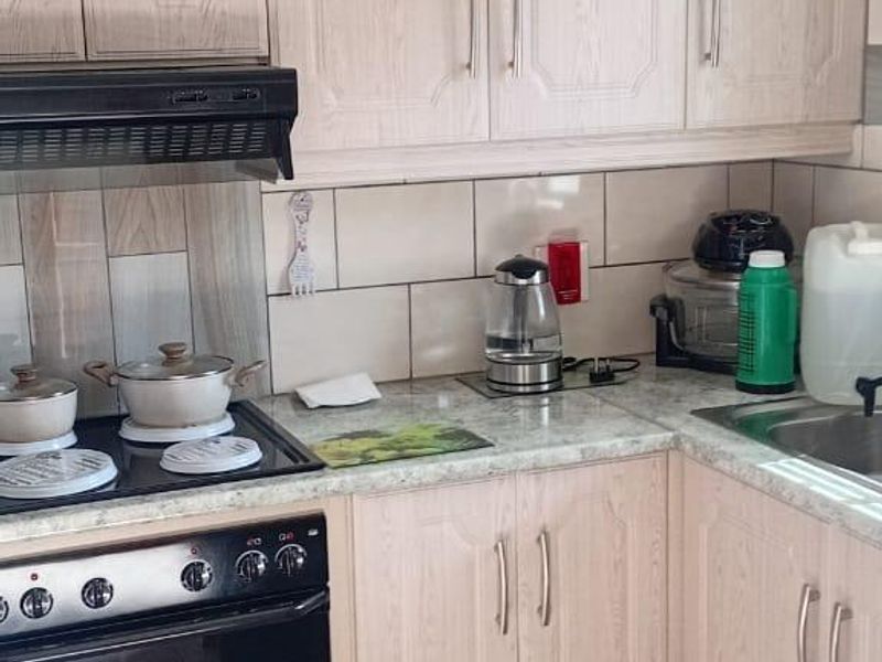 Townhouse For Sale In Port Elizabeth - Photo 5