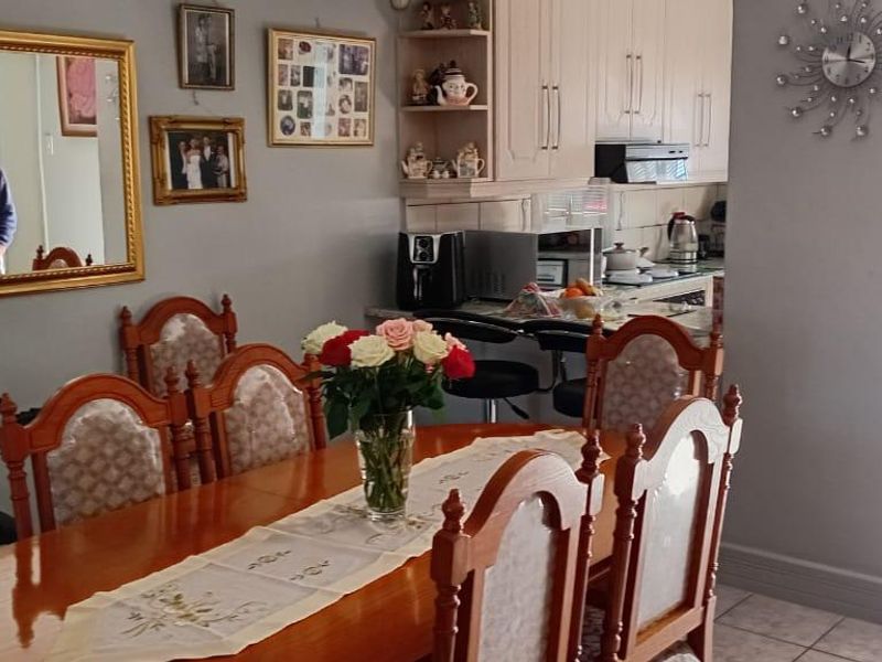 Townhouse For Sale In Port Elizabeth - Photo 7