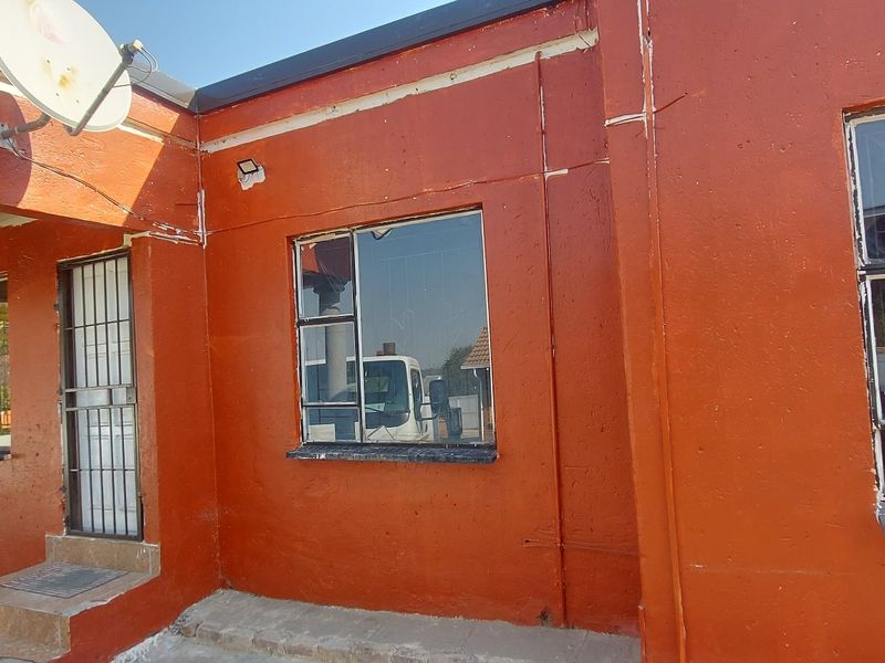 House Rental Monthly In Kempton Park - Photo 1