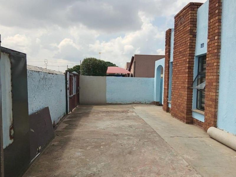 House For Sale In Alberton - Photo 3