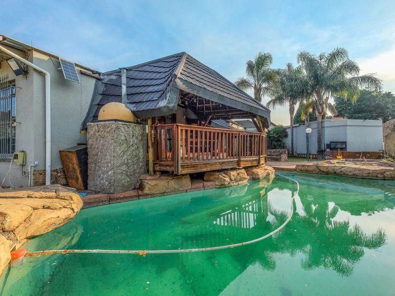 House For Sale In Roodepoort - Photo 10