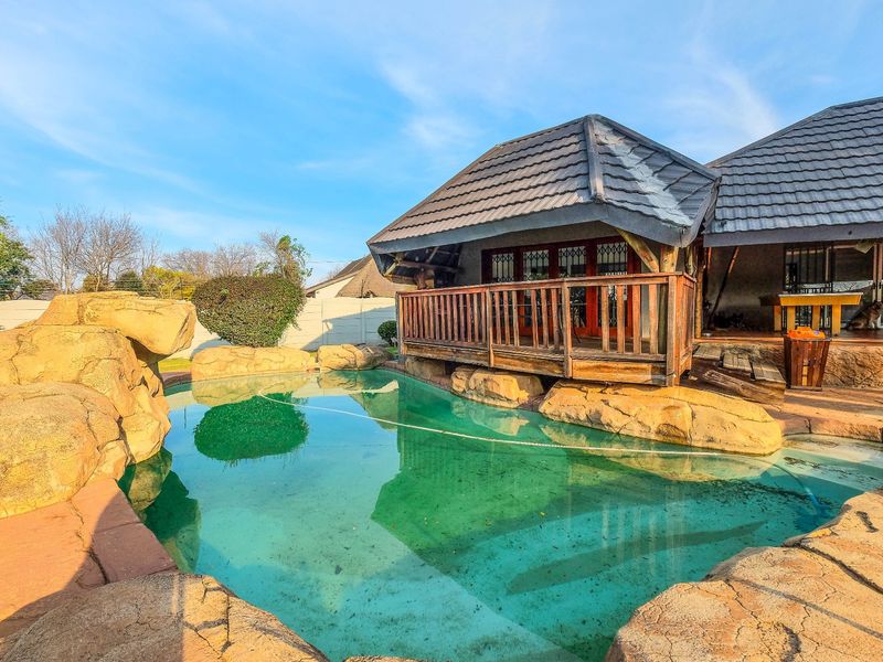 House For Sale In Roodepoort - Photo 3