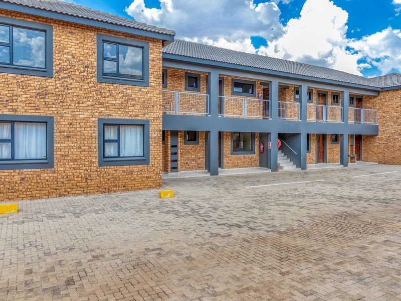 Apartment For Sale In Benoni - Photo 1