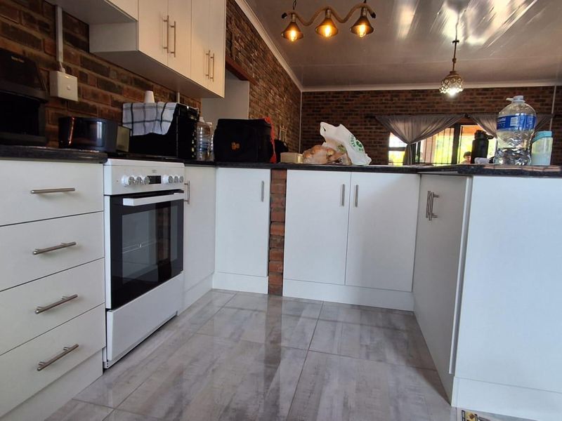 House Rental Monthly In Port Edward - Photo 3