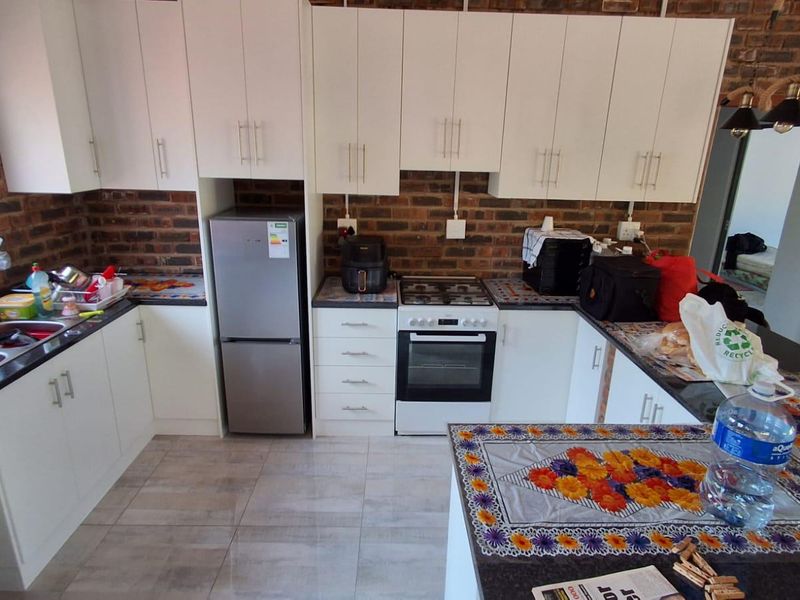 House Rental Monthly In Port Edward - Photo 4