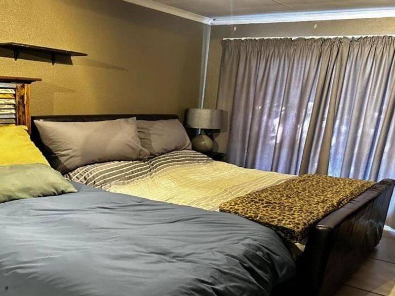 Townhouse For Sale In Boksburg - Photo 4