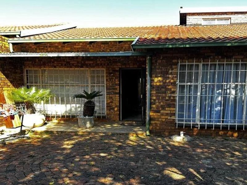 Townhouse For Sale In Boksburg - Photo 1