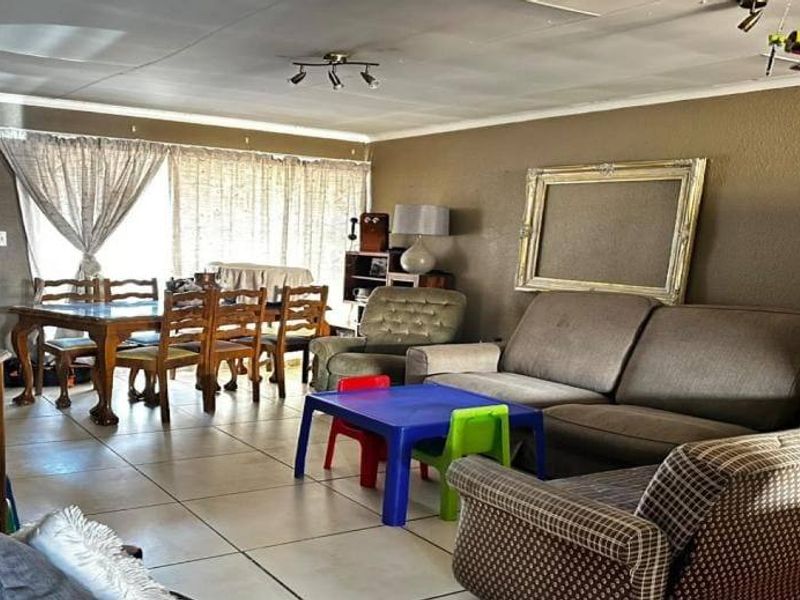 Townhouse For Sale In Boksburg - Photo 5