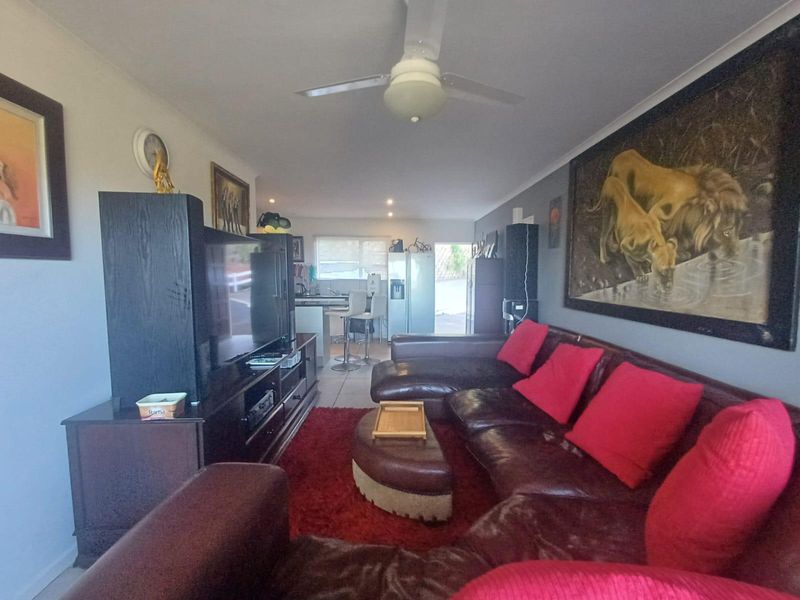 Townhouse For Sale In Port Shepstone - Photo 7