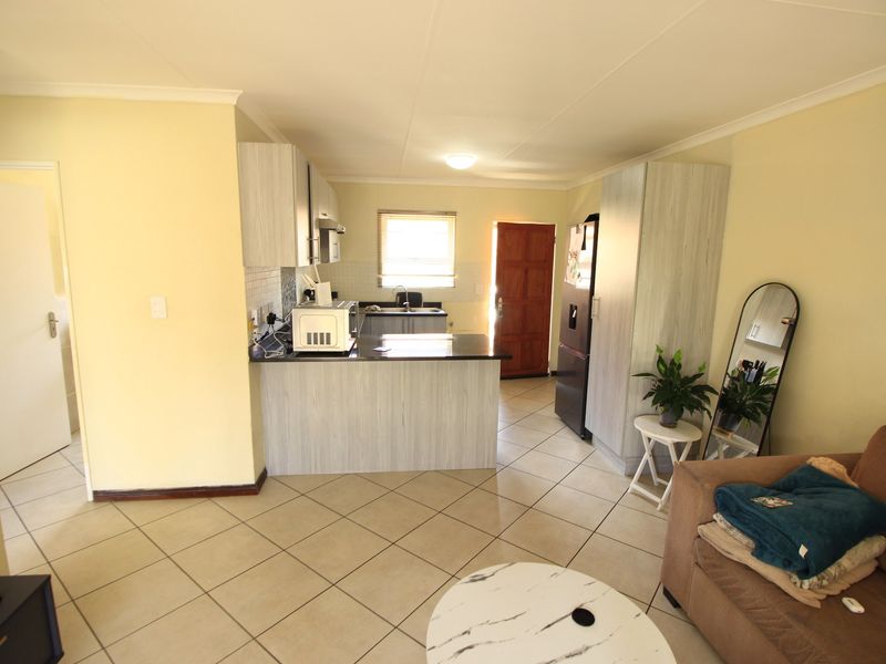Townhouse For Sale In Boksburg - Photo 3