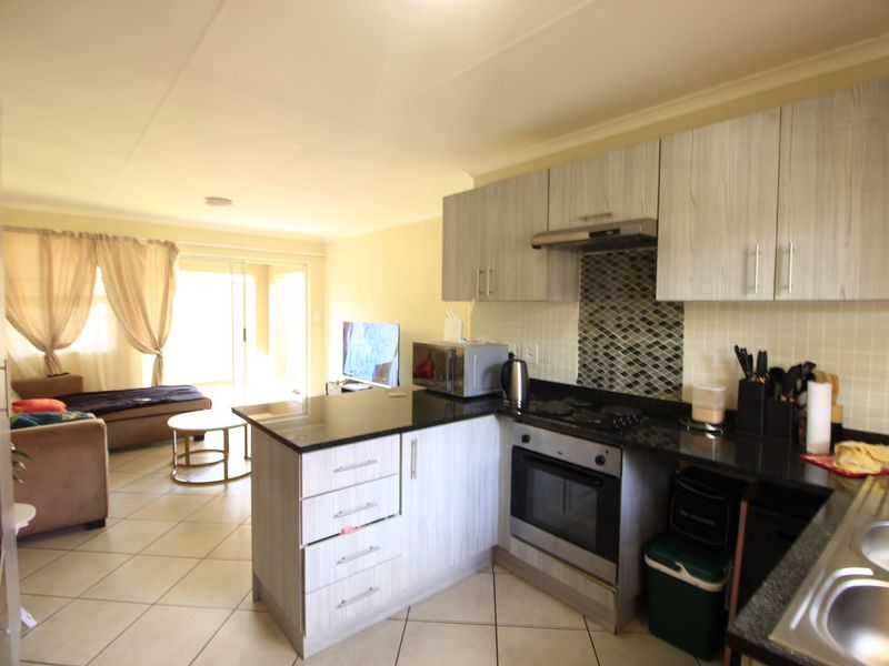 Townhouse For Sale In Boksburg - Photo 4