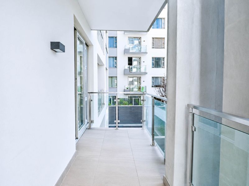Apartment For Sale In Johannesburg - Photo 5