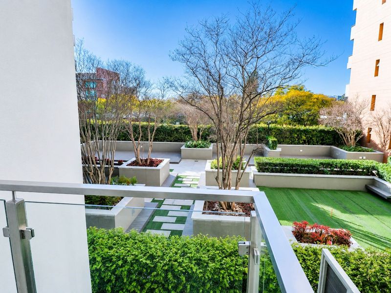Apartment For Sale In Johannesburg - Photo 2