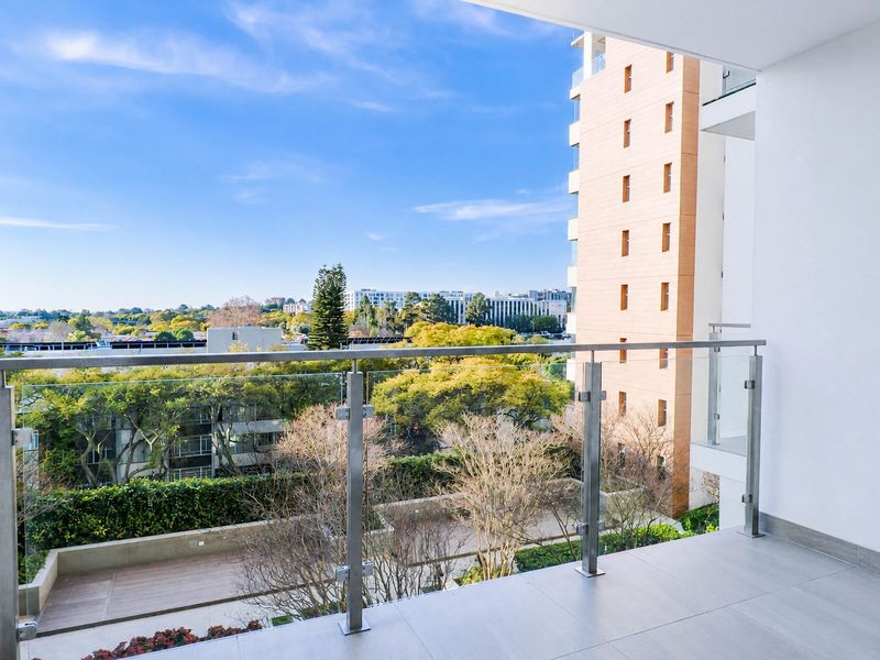 Apartment For Sale In Johannesburg - Photo 2
