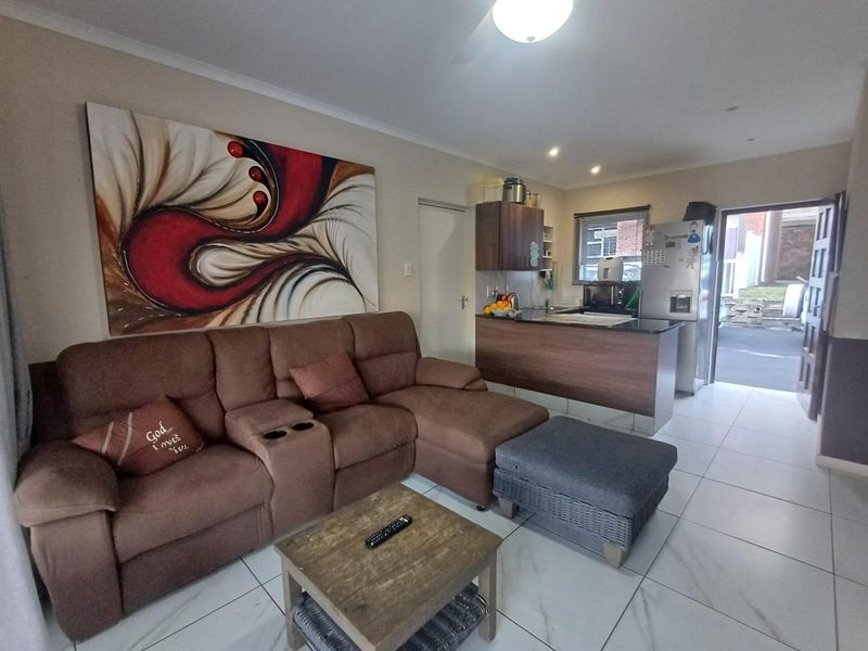 Townhouse For Sale In Port Shepstone - Photo 3