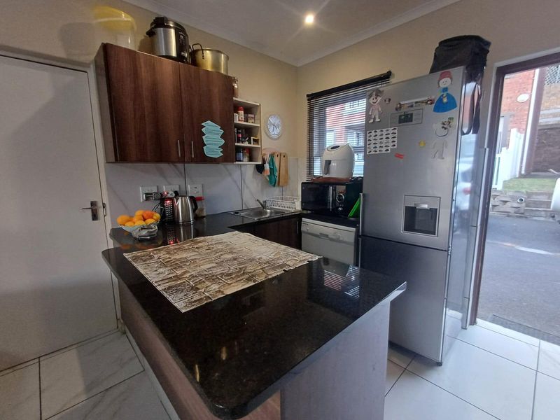 Townhouse For Sale In Port Shepstone - Photo 2