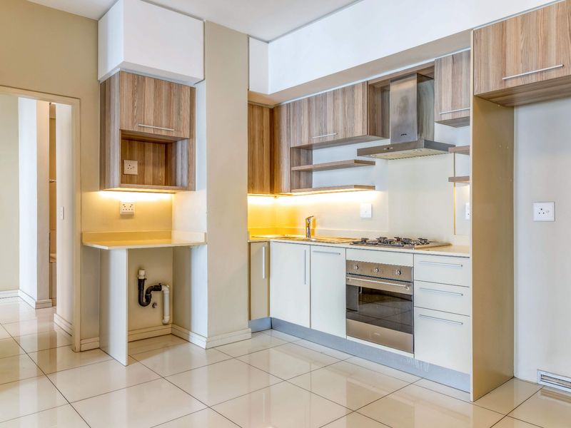 Apartment For Sale In Johannesburg - Photo 2