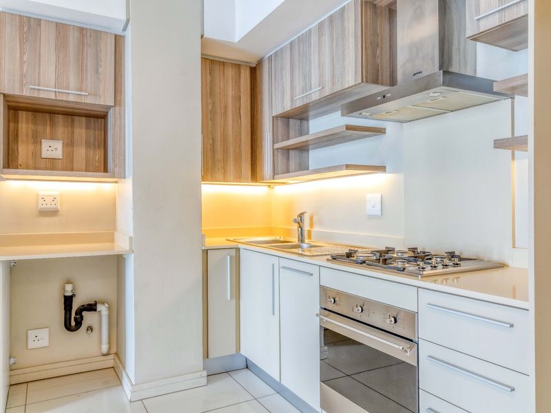 Apartment For Sale In Johannesburg - Photo 3