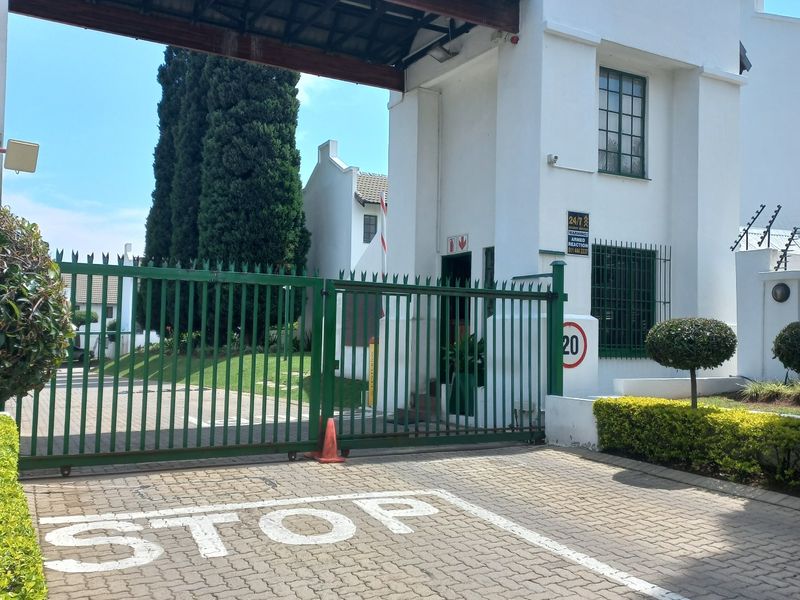 Townhouse For Sale In Edenvale - Photo 1