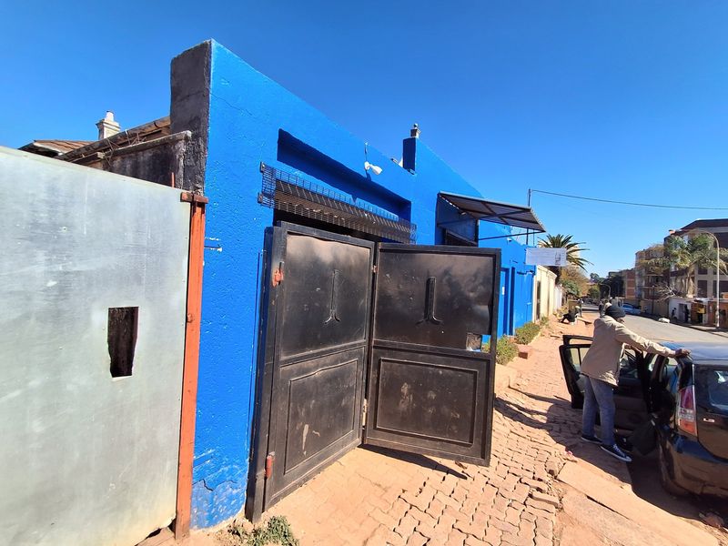 House For Sale In Johannesburg - Photo 1