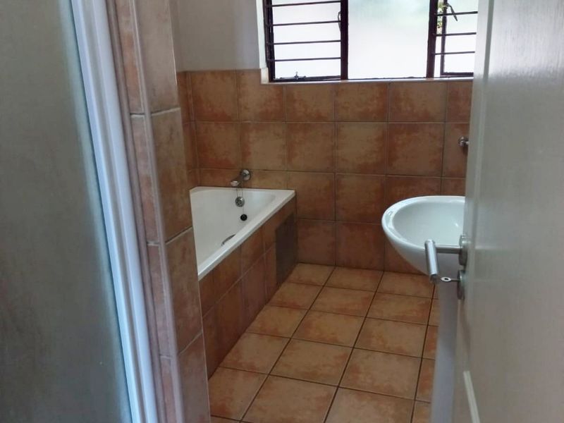Cluster Rental Monthly In Edenvale - Photo 9