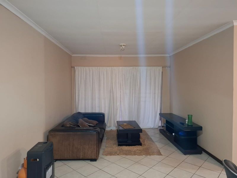 Townhouse Rental Monthly In Centurion - Photo 3