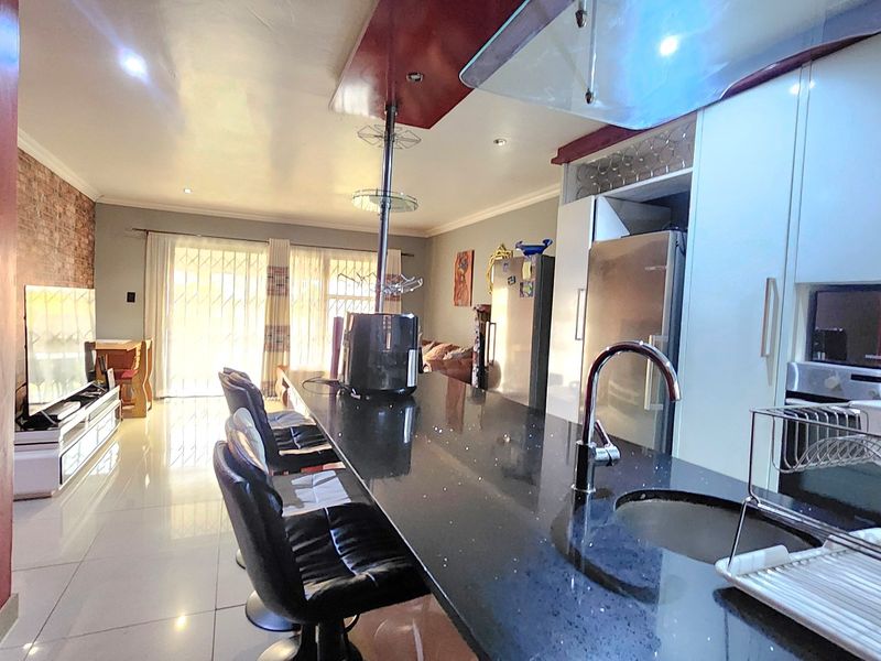 Townhouse For Sale In Centurion - Photo 7