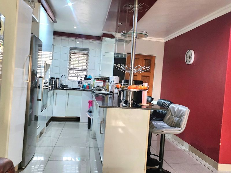 Townhouse For Sale In Centurion - Photo 6
