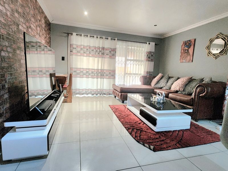 Townhouse For Sale In Centurion - Photo 10