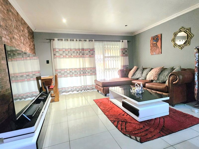 Townhouse For Sale In Centurion - Photo 9