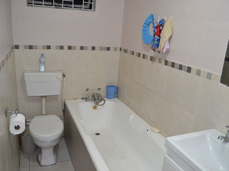 House For Sale In Mitchells Plain - Photo 10