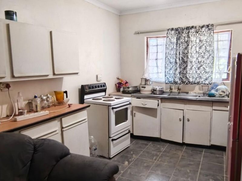 House For Sale In Port Edward - Photo 5