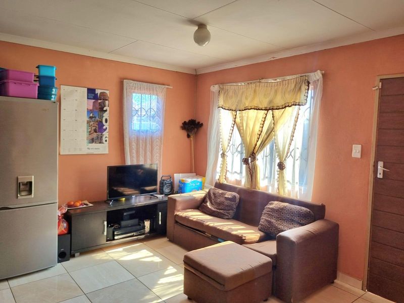 House For Sale In Alberton - Photo 4