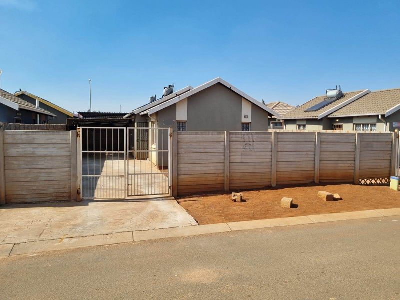 House For Sale In Alberton - Photo 1