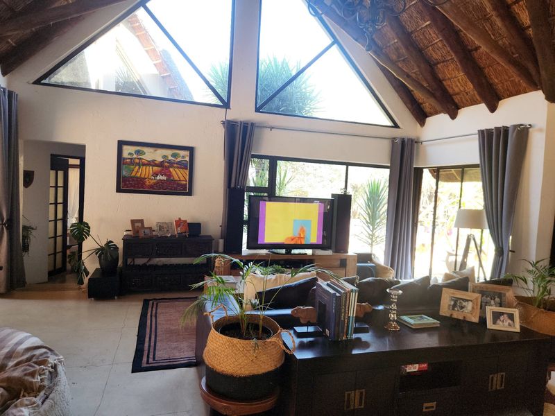 House For Sale In Hartbeespoort - Photo 8